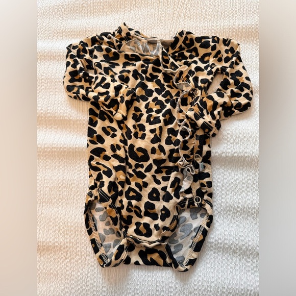 Posh Peanut Lana Leopard Ruffle Set - Picture 6 of 8